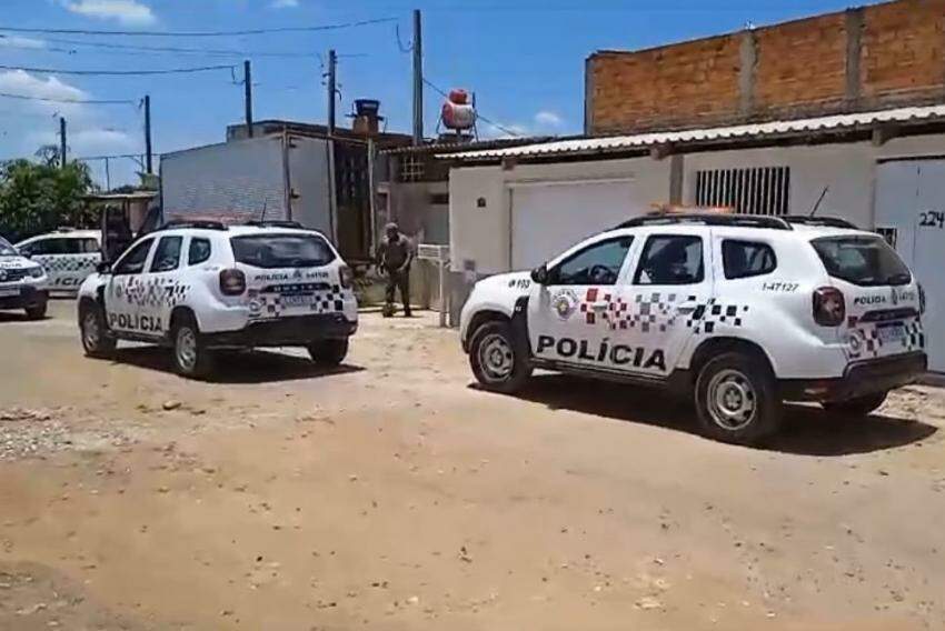 Assalto em Campo Belo - Entregadores são feitos reféns e carga é recuperada pela Polícia Militar