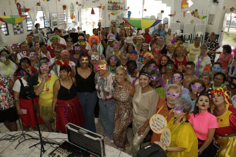 Baile de Pré-Carnaval anima Centro de Convivência de Remanso Campineiro