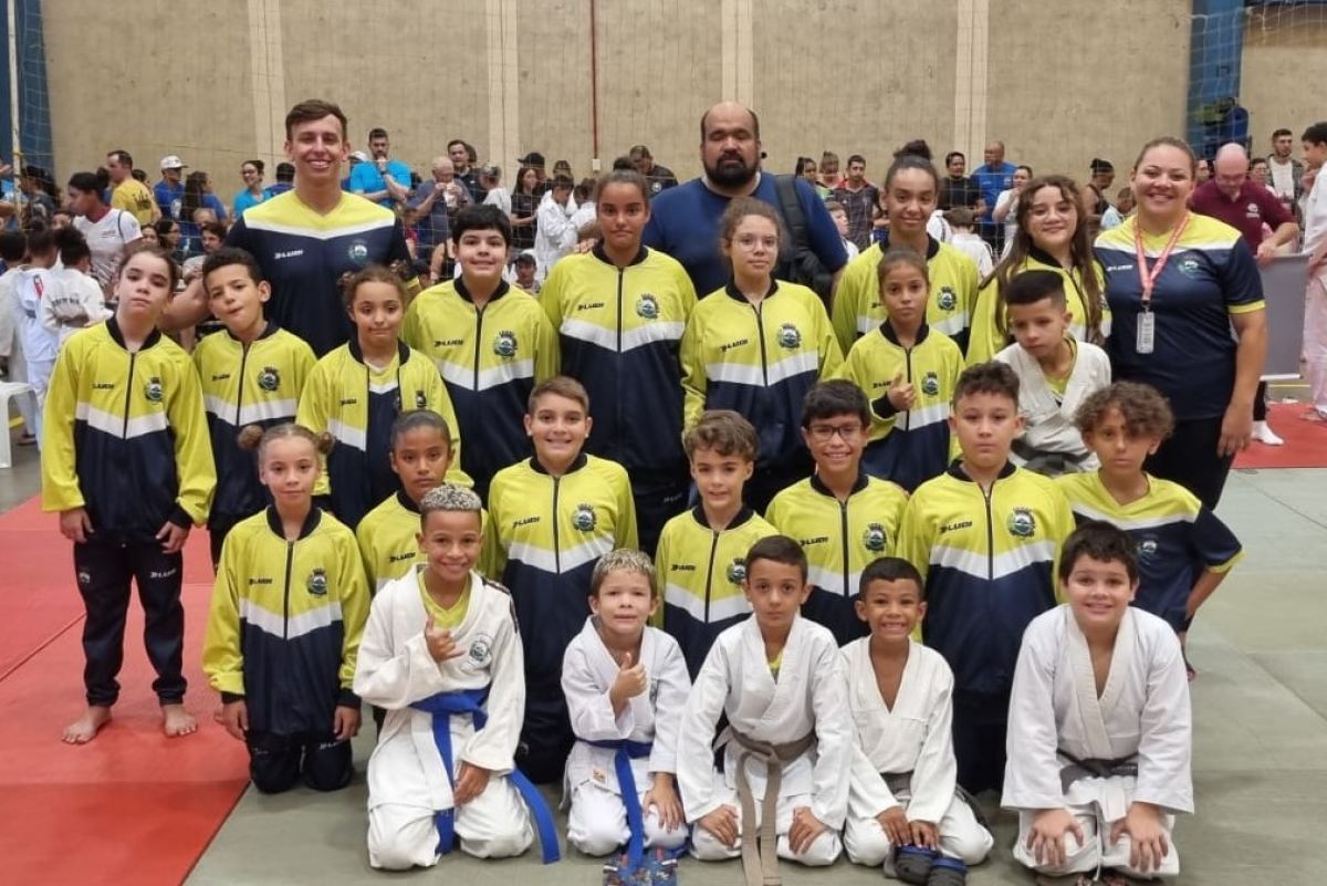 Judocas Demonstram Habilidade no Torneio da Bosch