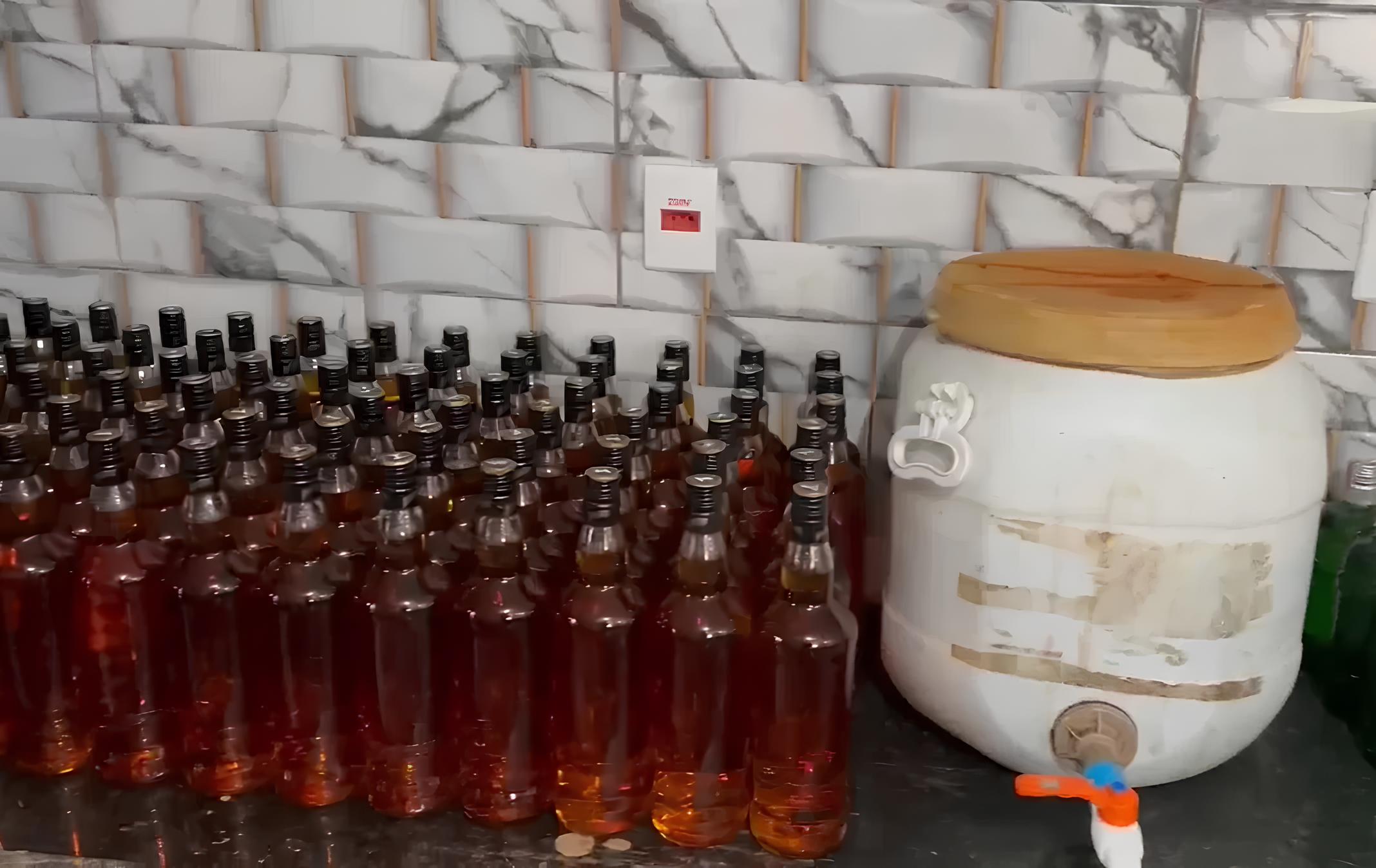 Polícia Desmantela Fábrica Clandestina de Bebidas Alcoólicas em Campinas: Entenda o Caso e os Riscos à Saúde Pública 12 Pol cia Desmantela F brica Clandestina de Bebidas Alco licas em Campinas Entenda o Caso e os Riscos Sa de P blica