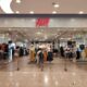 A Chegada da H M ao Brasil Como a Gigante Sueca Vai Transformar o Mercado de Moda em 2025