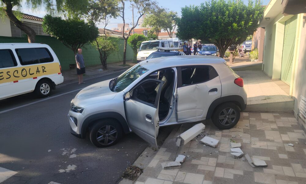 Briga por Vaga de Estacionamento em Escola Escalona para Caso de Pol cia Faca Carro Prensado e Um Drama Urbano em Limeira