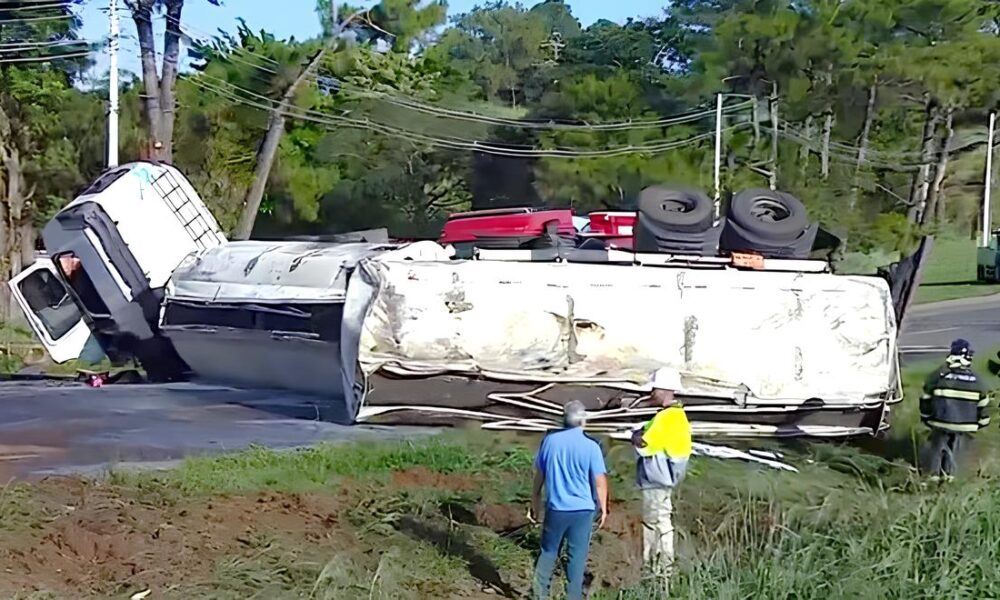 Caminh o com Gasolina Tomba na Rodovia Zeferino Vaz O Dia em que Paul nia Parou