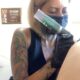De Sumar ao Palco Global Como Tha s Fran a Est Reinventando a Arte da Tatuagem em Nova York