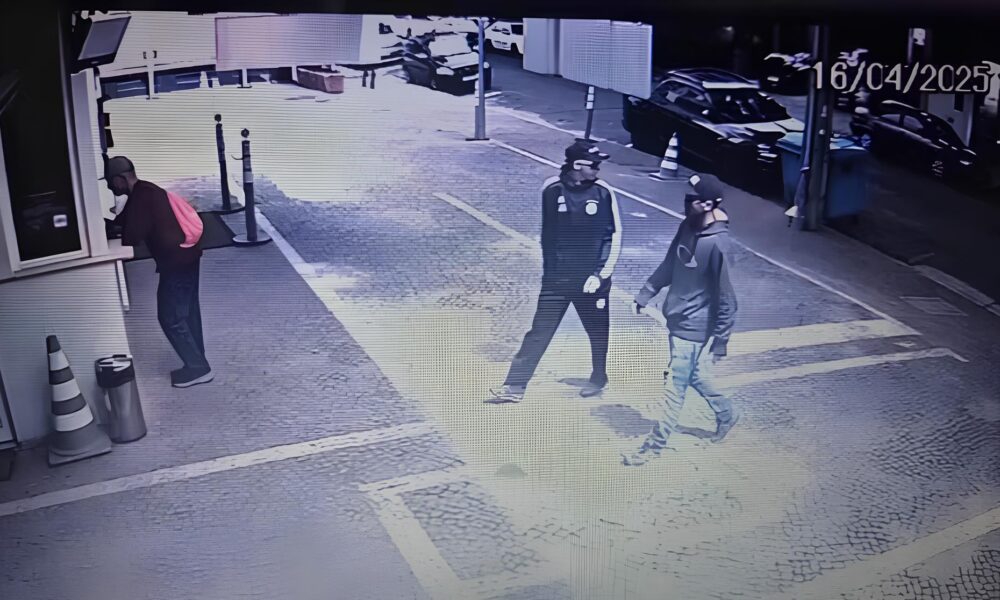 Quando o Cambu Virou Palco de um Crime Cineogr fico A Hist ria dos Quatro Carros Roubados