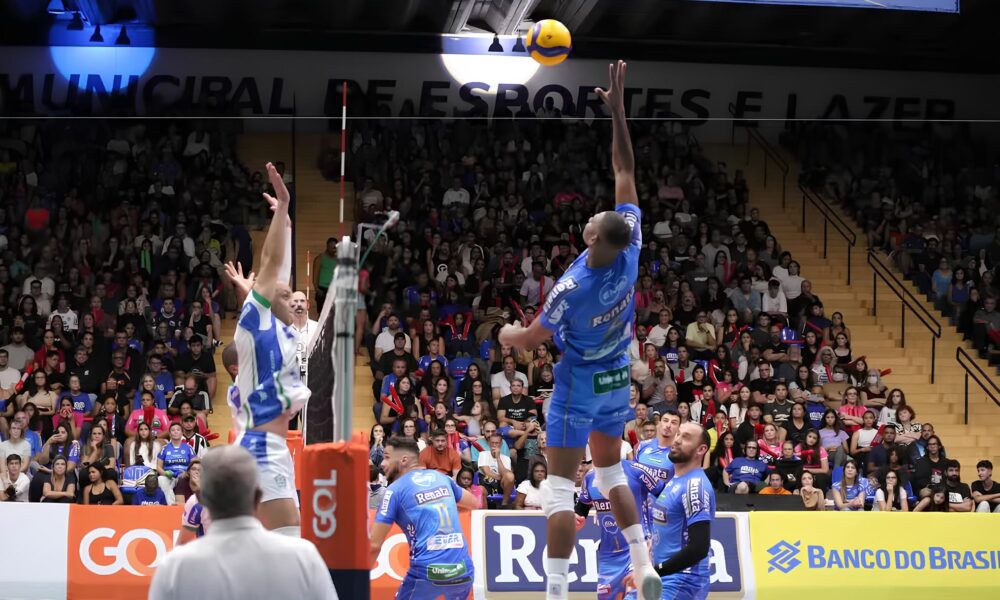 V lei Renata na Semifinal da Superliga A Batalha por um T tulo In dito Come a Agora