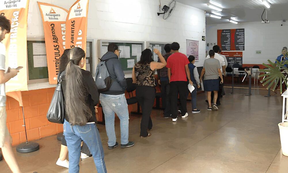 Valinhos Transforma Hist ria Local com Feir o de Empregos Monumental Mais de 1 500 Vagas em Jogo