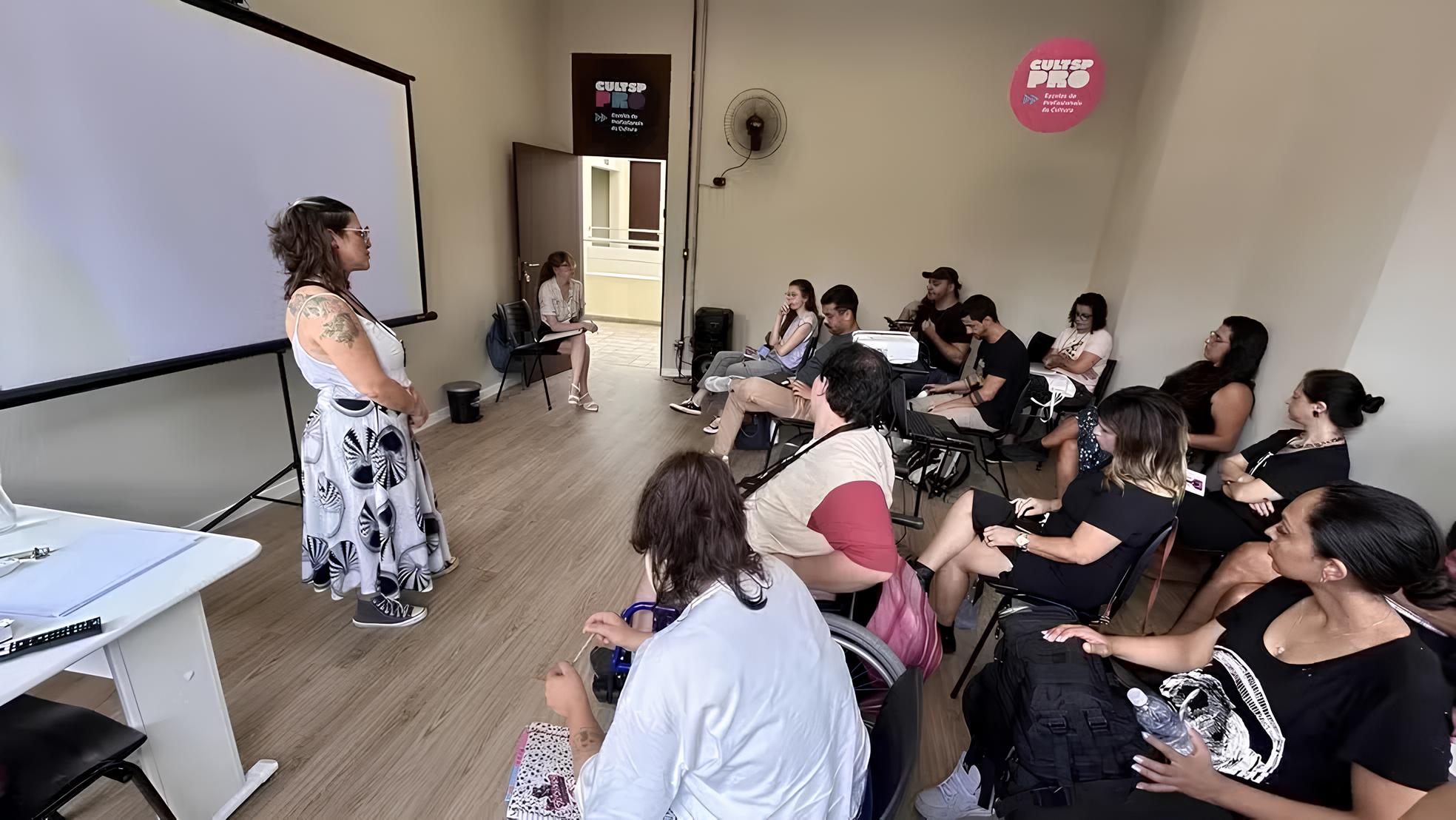 Descubra Como 120 Vagas Podem Transformar Vidas: Campinas Oferece Cursos Gratuitos de Inglês, Dança e Cultura para Todos os Estilos 12 Descubra Como 120 Vagas Podem Transformar Vidas Campinas Oferece Cursos Gratuitos de Ingl s Dan a e Cultura para Todos os Estilos