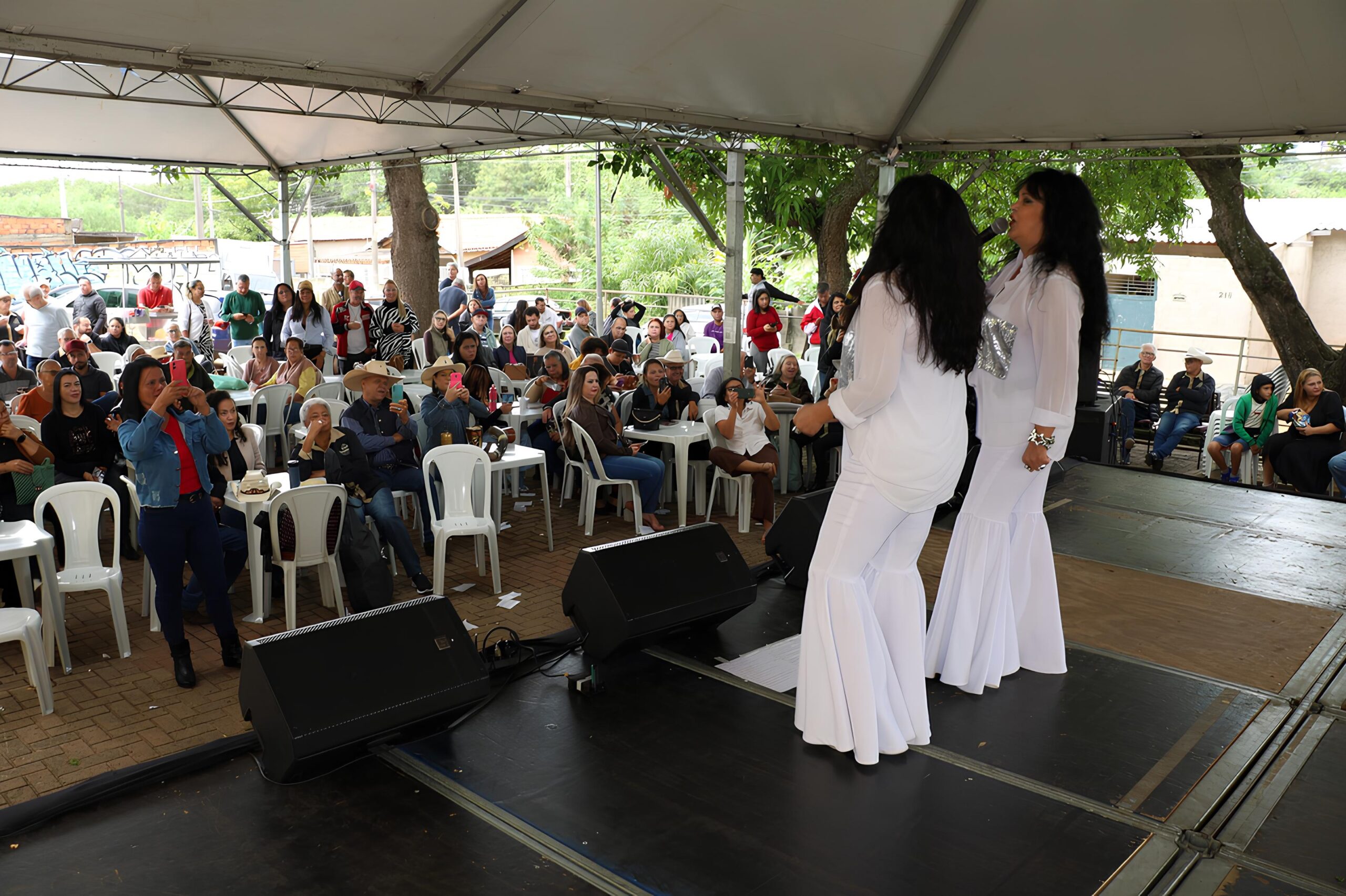 Música, Memória e Afeto: Como Hortolândia Transformou o Dia das Mães em um Espetáculo Inesquecível 13 M sica Mem ria e Afeto Como Hortol ndia Transformou o Dia das M es em um Espet culo Inesquec vel scaled