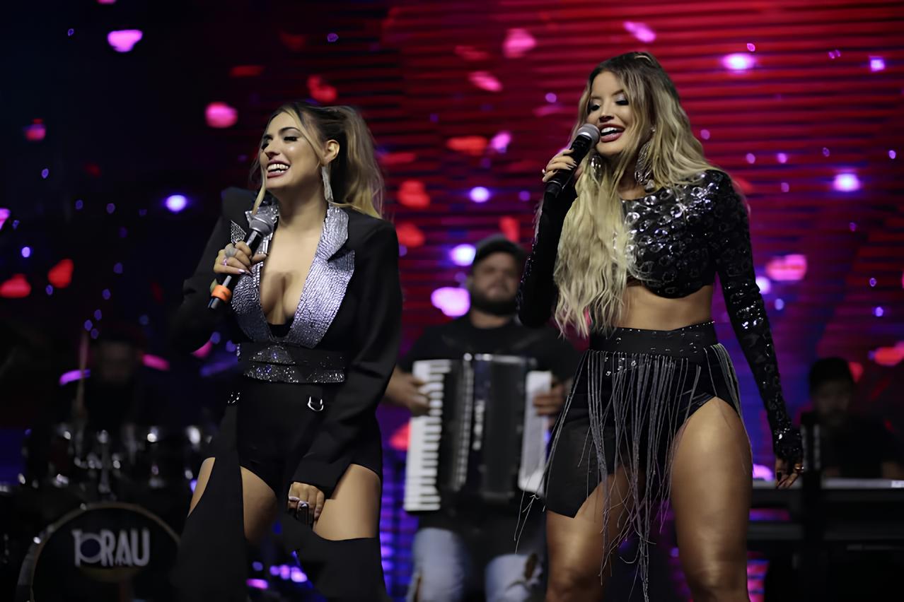May & Karen Encantam Campinas: A Noite em Que a Moon Brilhou com Sertanejo e Eletrônico 13 May Karen Encantam Campinas A Noite em Que a Moon Brilhou com Sertanejo e Eletr nico