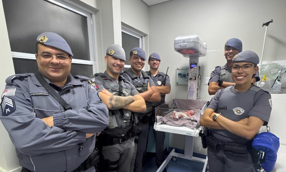 Quando a Uniforme Azul se Torna o Manto de um Her i A Hist ria Emocionante do Parto em Americana