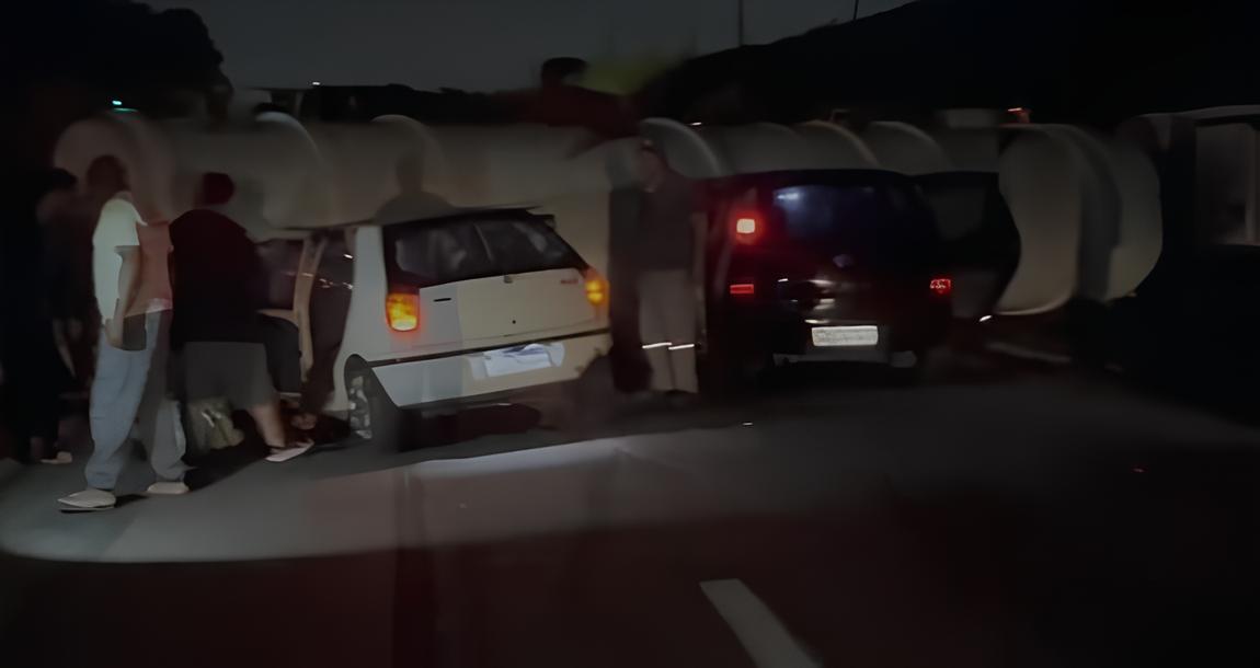 Tragédia nas Rodovias: Um Caminhão, Sete Vidas e Uma Perda Irreparável – O Que Realmente Aconteceu? 12 Trag dia nas Rodovias Um Caminh o Sete Vidas e Uma Perda Irrepar vel O Que Realmente Aconteceu