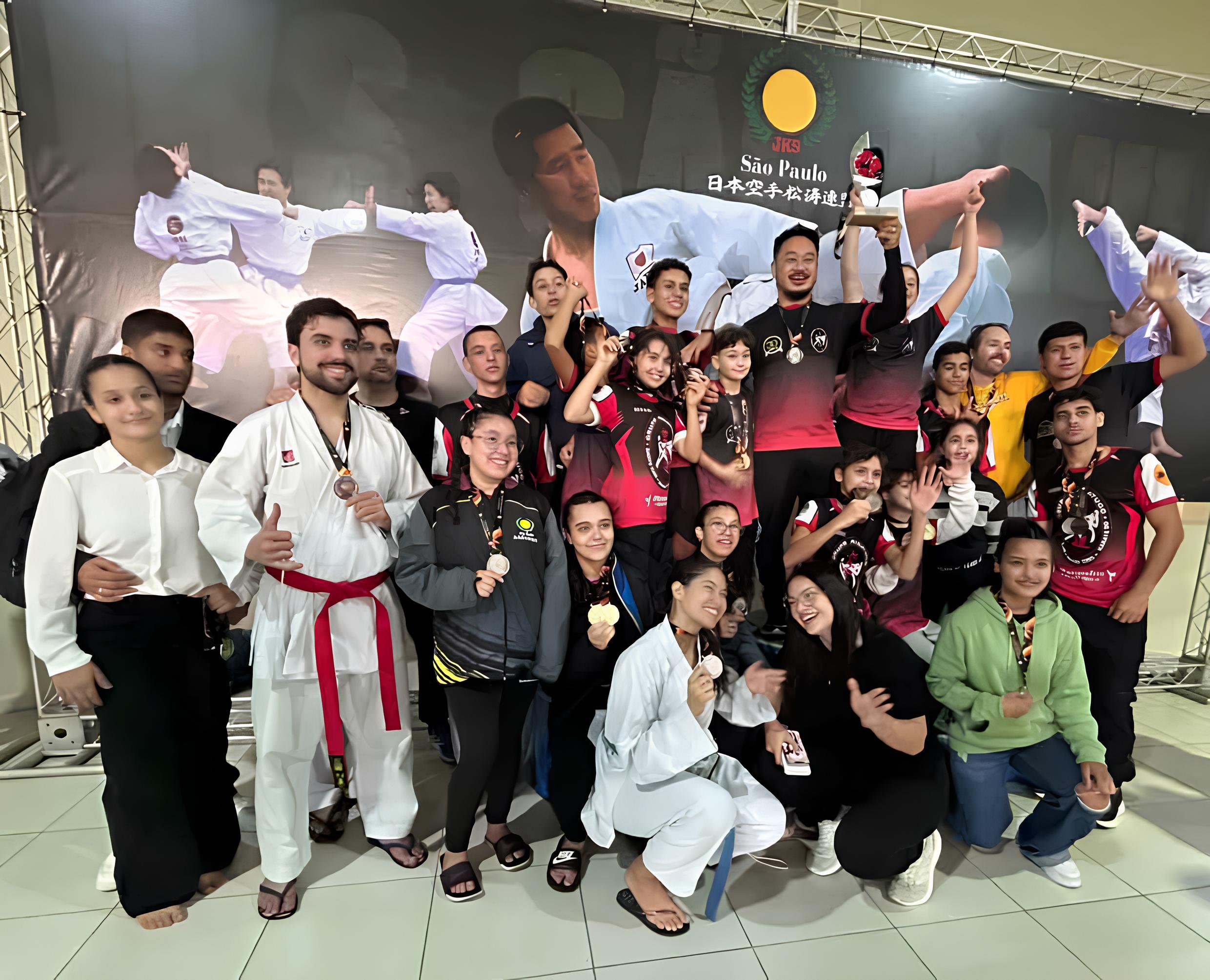 A Saga do Grupo Hisatugo/SMERL: Como Araçatuba Conquistou o Vice-Campeonato no Paulista de Karatê e Se Tornou Referência na Arte Marcial 12 A Saga do Grupo Hisatugo SMERL Como Ara atuba Conquistou o Vice Campeonato no Paulista de Karat e Se Tornou Refer ncia na Arte Marcial