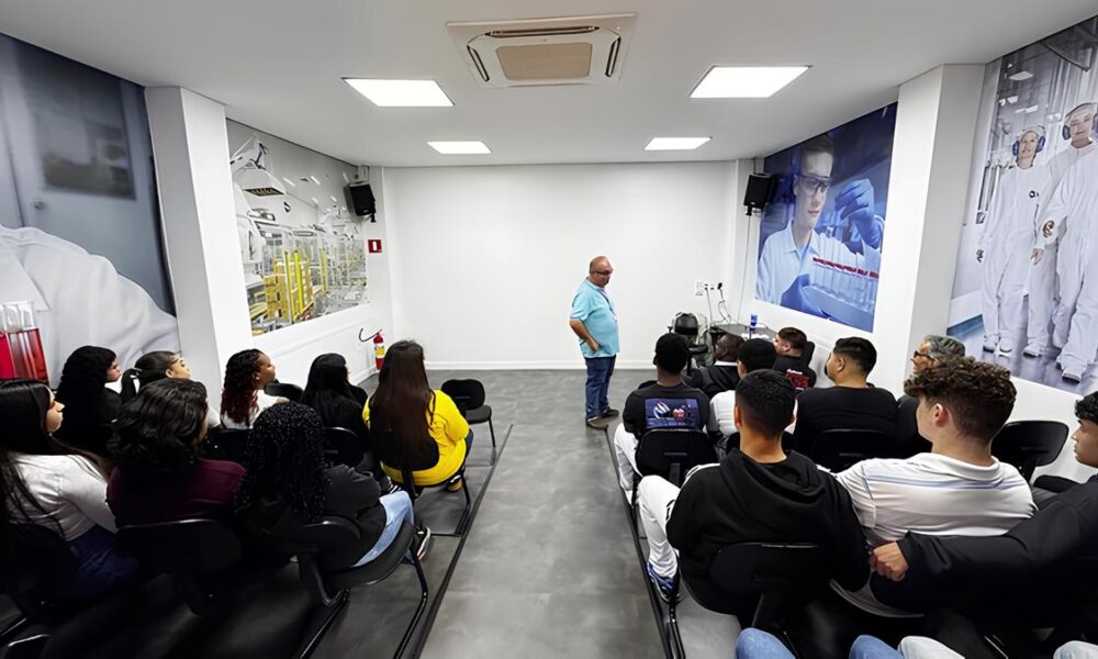 Como 33 Estudantes Descobriram o Futuro em uma F brica Farmac utica A Hist ria Inspiradora do Turismo Industrial em Hortol ndia