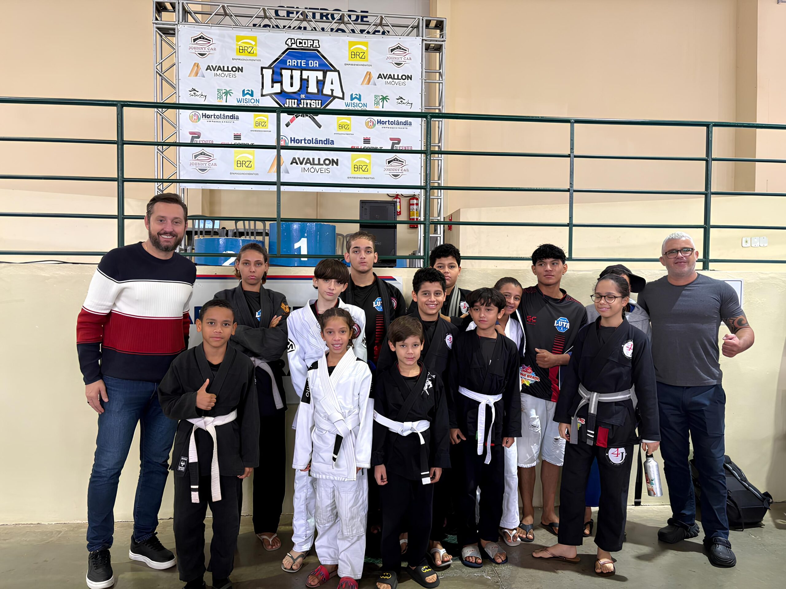 Como Atletas de Hortol ndia Est o Transformando Sonhos em Medalhas O Impacto do Projeto Escolinhas Esportivas na Vida dos Jovens scaled