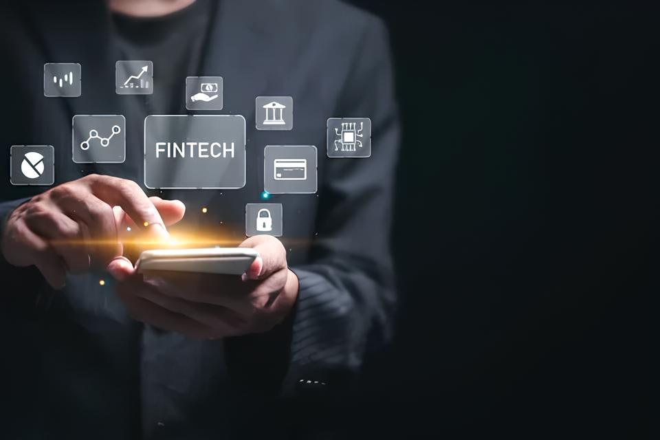 Executivo(a) de Negócios SR em Fintech: A Oportunidade que Está Moldando o Futuro Financeiro do Brasil 12