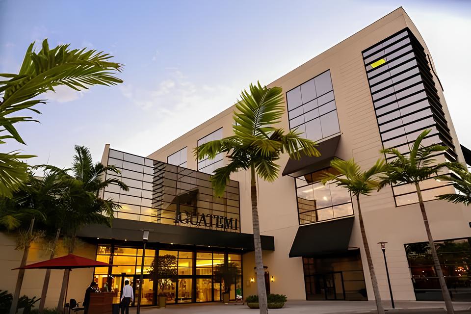 O Grande Movimento da Iguatemi: Como a Venda de R$ 500 Milhões em Participações Está Redefinindo o Futuro dos Shopping Centers no Brasil 12 O Grande Movimento da Iguatemi Como a Venda de R 500 Milh es em Participa es Est Redefinindo o Futuro dos Shopping Centers no Brasil