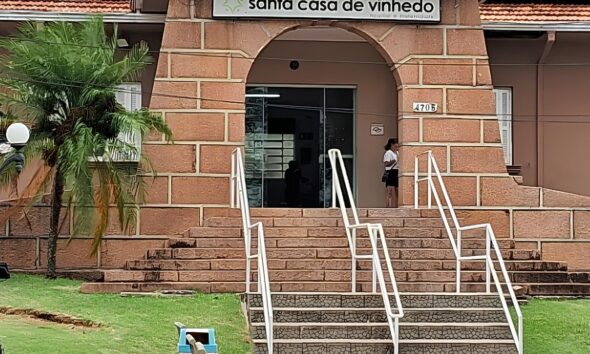 Quando a Sa de Vira Pol tica Por que Vinhedo Decidiu Intervir na Santa Casa e o Que Isso Significa para os Cidad os
