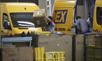 Quando o Home Office Enfrenta o Peso do Selinho Postal Justi a Decide Quem Manda nos Correios