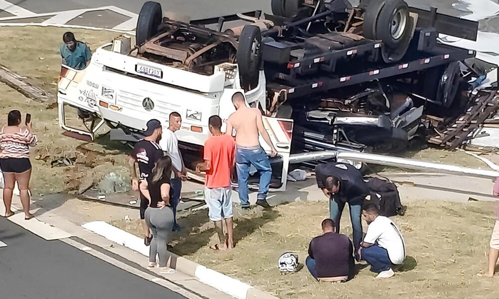 Quando o Inesperado Toma Conta da Cidade O Dia em que um Guincho Tombou e Paralisou Hortol ndia