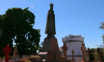 Quando os Mortos Falam A Hist ria Viva dos Milagreiros do Cemit rio da Saudade