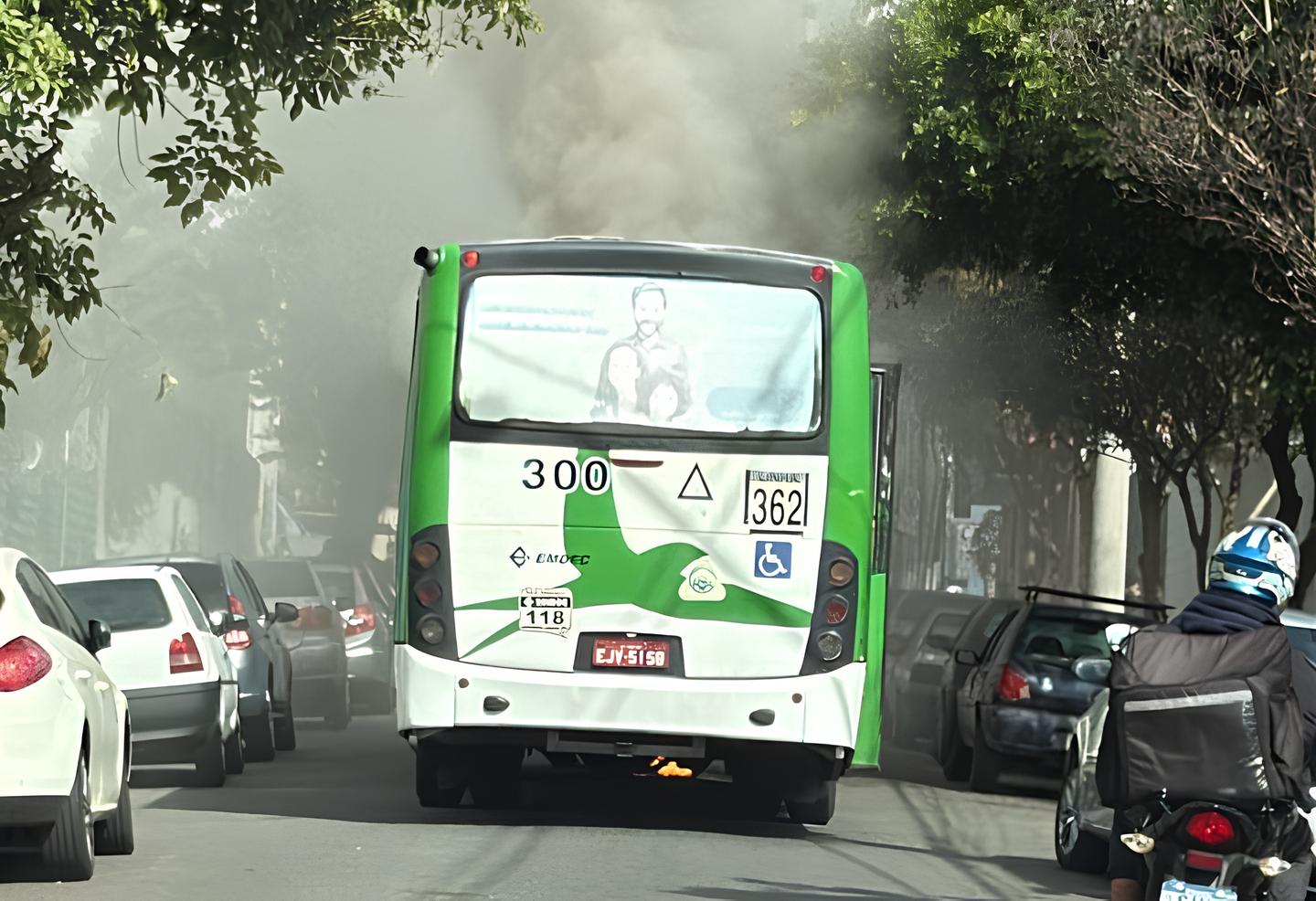 Ônibus em Chamas no Cambuí: O Dia em que o Fogo Invadiu Campinas e Deixou um Rastro de Destruição 12