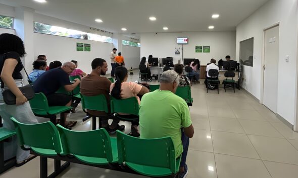 A Batalha Silenciosa na Fila da Justi a Como a Escassez de Defensores P blicos no Amazonas Deixa Milhares sem Voz