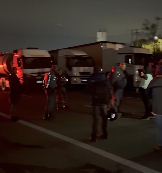 Trag dia Silenciosa Manifestantes Bloqueiam Rodovia Zeferino Vaz em Protesto por Justi a Ap s Morte de Trabalhador na Replan