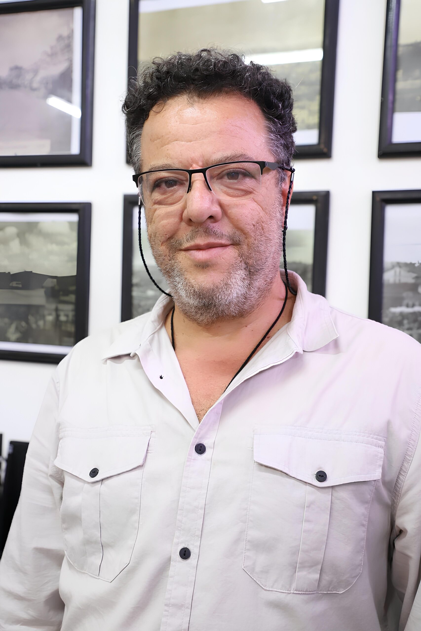 Um Novo Cap tulo na Hist ria da Cultura Ilheense Professor da Uesc Assume Cadeira na Academia de Letras de Ilh us scaled
