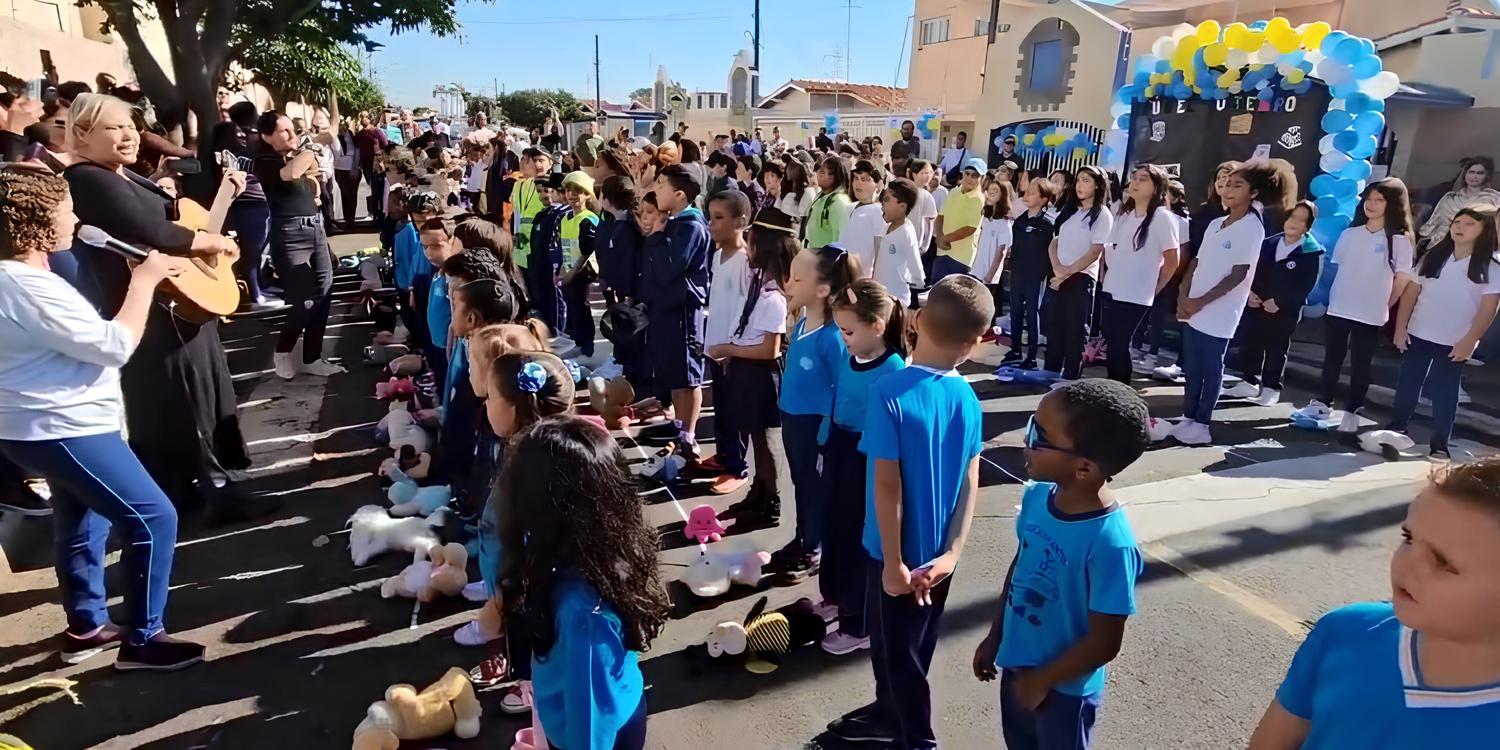 7 de Agosto de 2025: O Dia em que o Passado Voltou a Brilhar nas Vozes do Futuro 8 7 de Agosto de 2025 O Dia em que o Passado Voltou a Brilhar nas Vozes do Futuro