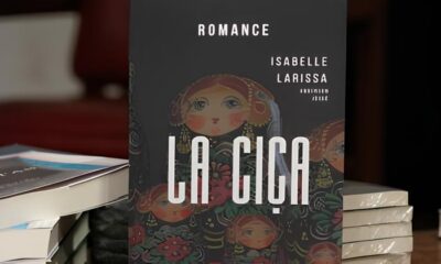 A Poesia Que Salva Anderson Valfr Convida o Mundo a Redescobrir a Beleza das Palavras em Performance nica
