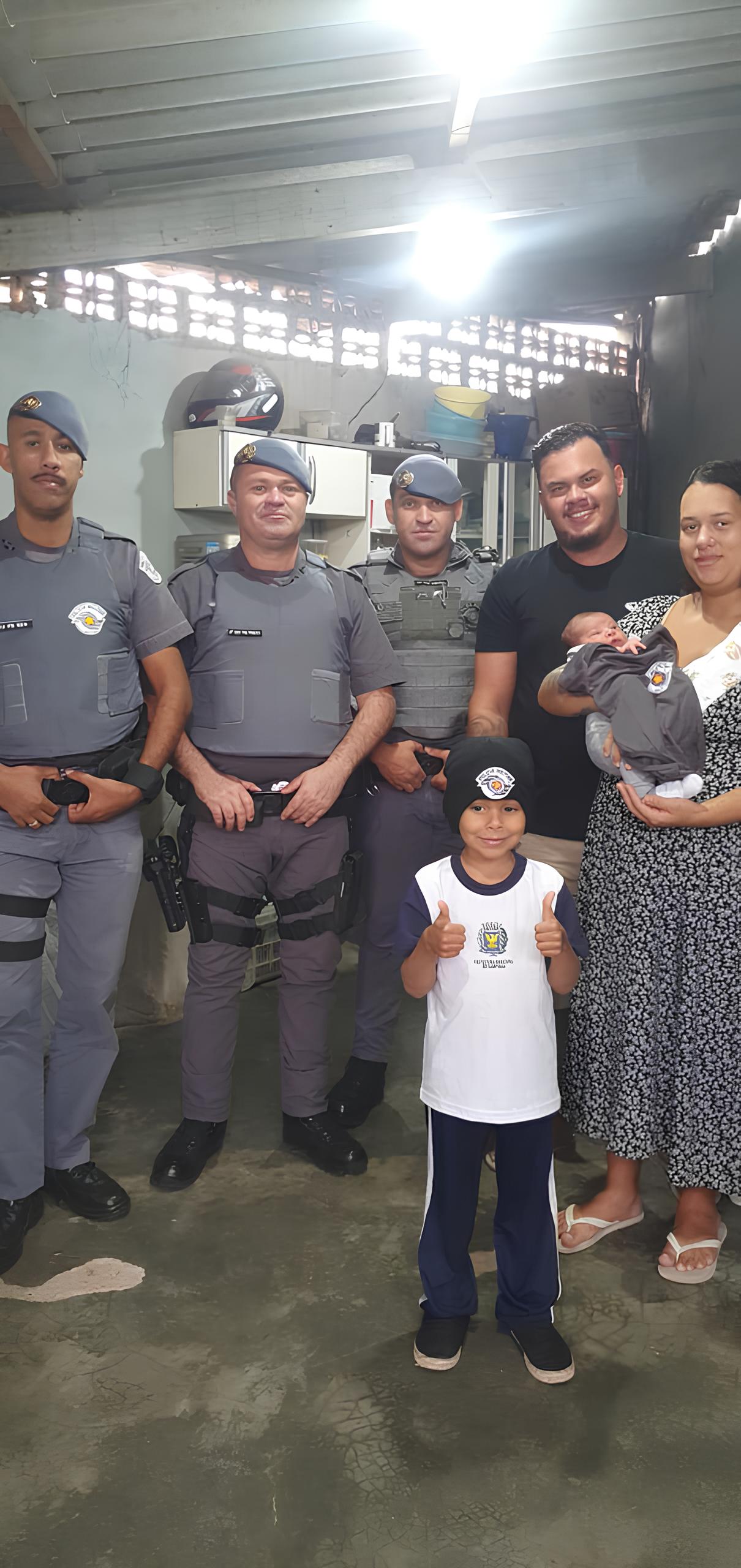 Como Tr s Policiais Militares Salvaram um Beb Engasgado A Hist ria Emocionante que Conquistou Hortol ndia