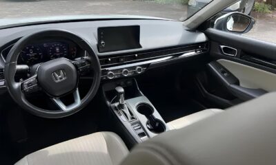 Honda Civic H brido Usado vs Corolla H brido 0km O Embate dos Sed s do Futuro
