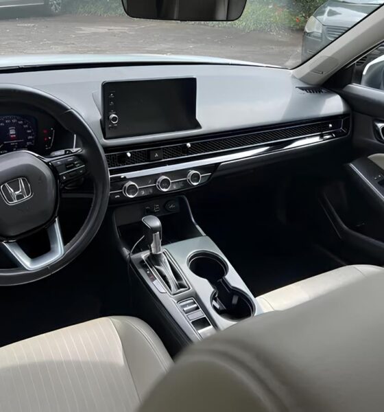 Honda Civic Híbrido Usado vs. Corolla Híbrido 0km: O Embate dos Sedãs do Futuro 9 Honda Civic H brido Usado vs Corolla H brido 0km O Embate dos Sed s do Futuro