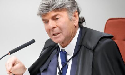O Brasil em Transe Entre o Tribunal a Bola e as Receitas Um Retrato de Um Pa s em Movimento
