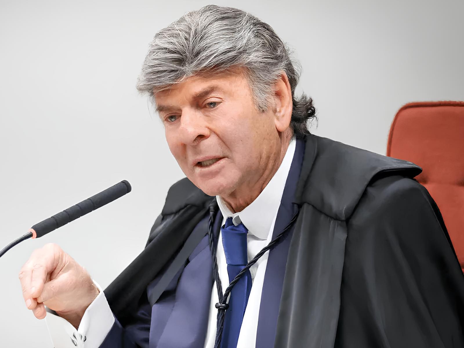 O Brasil em Transe Entre o Tribunal a Bola e as Receitas Um Retrato de Um Pa s em Movimento